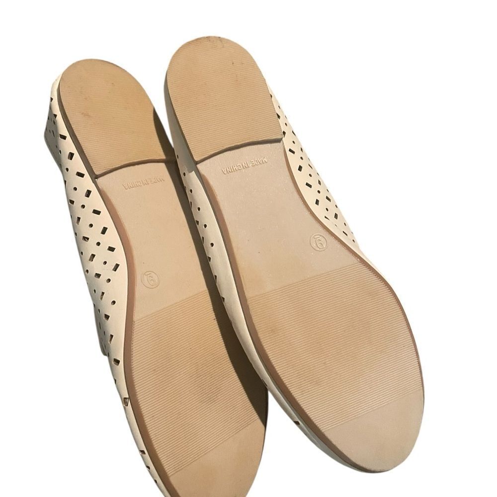 Old Navy Cream Laser-Cut Ballet Flats